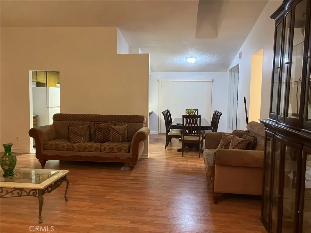 12674 Shadybend, Moreno Valley, California 92553 home-pic-5